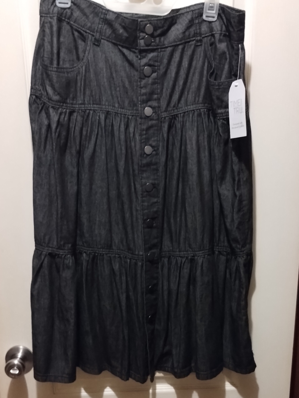 Time and Tru Black Tiered Button-Front Midi Skirt